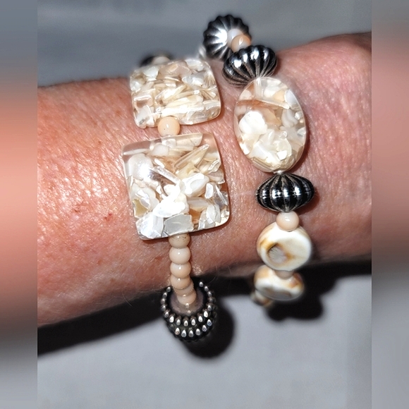 Neutral color two stretch bracelets and earrings. - Picture 2 of 12
